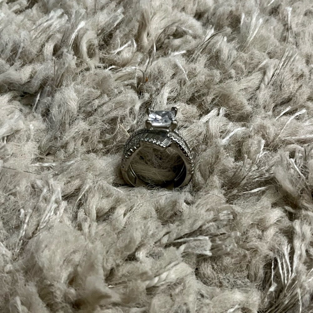Jeulia Ring - image 4